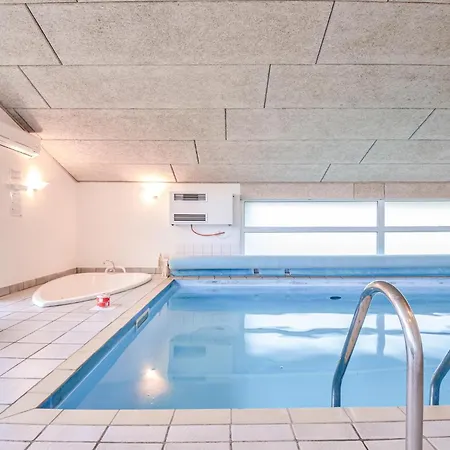 Дом отдыха In With Sauna *