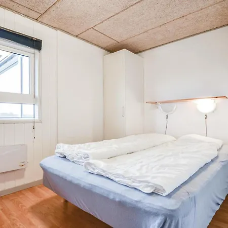 Дом отдыха In With Sauna