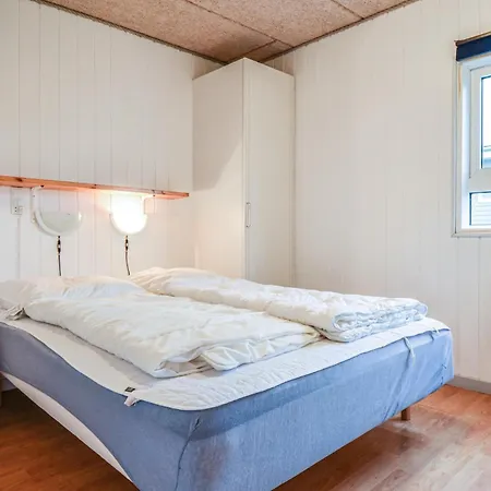 Дом отдыха In With Sauna *